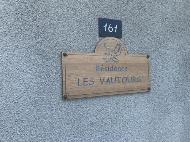 Les Vautours Apartment